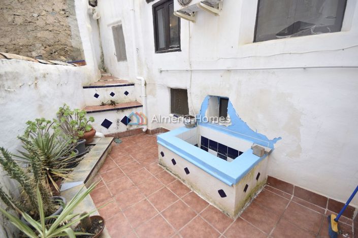 Image No.4-4 Bed Townhouse for sale