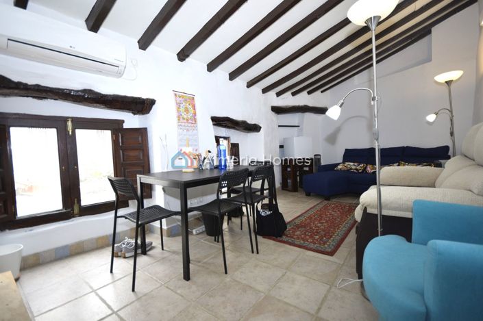 Image No.13-4 Bed Townhouse for sale