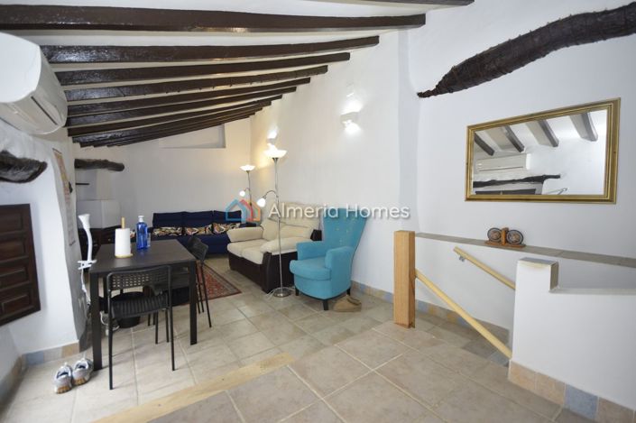 Image No.14-4 Bed Townhouse for sale