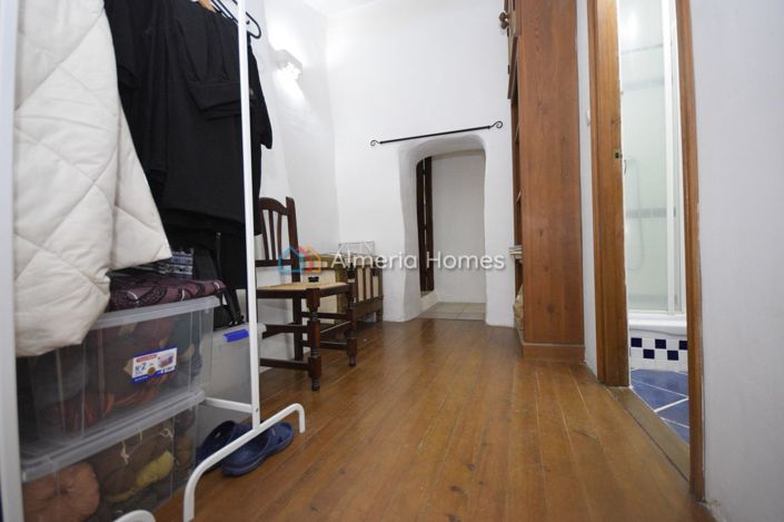 Image No.15-4 Bed Townhouse for sale