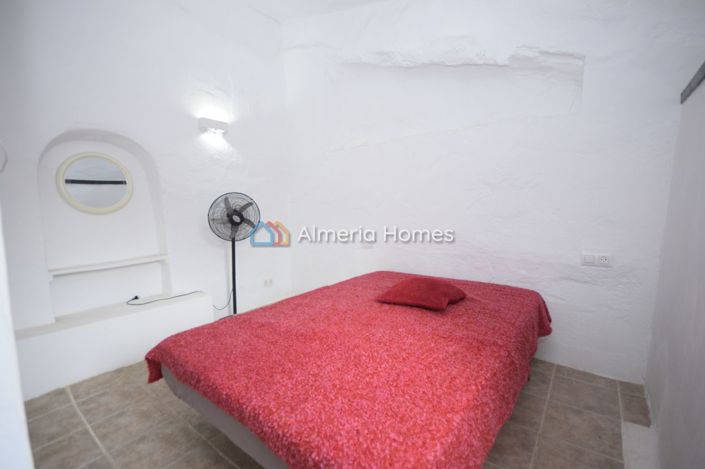 Image No.20-4 Bed Townhouse for sale