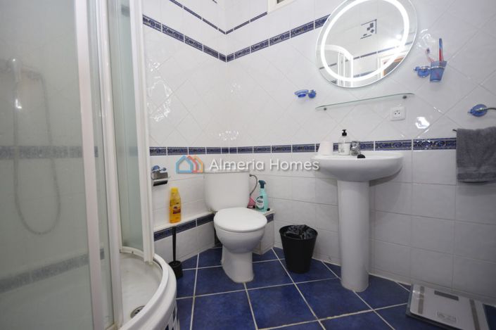 Image No.22-4 Bed Townhouse for sale