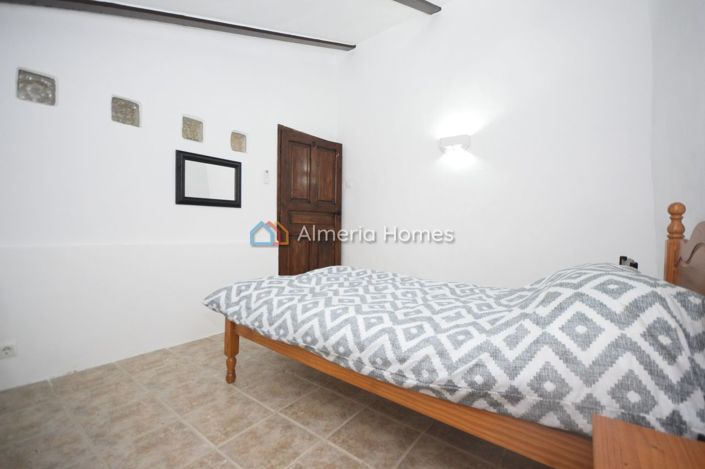 Image No.25-4 Bed Townhouse for sale