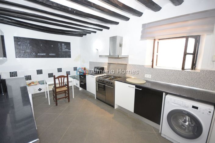 Image No.7-4 Bed Townhouse for sale