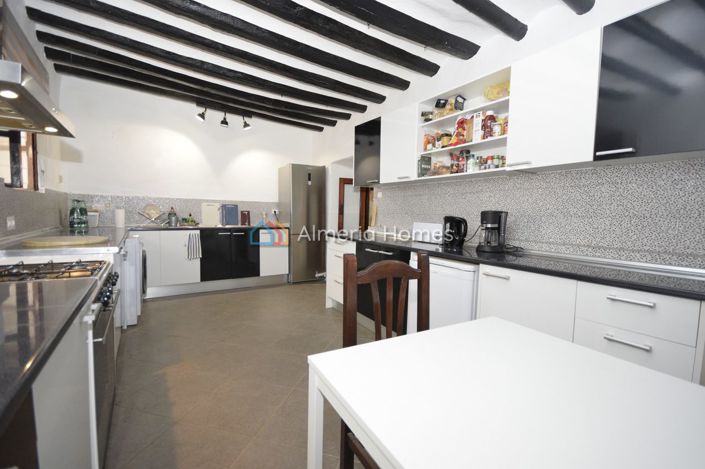 Image No.8-4 Bed Townhouse for sale