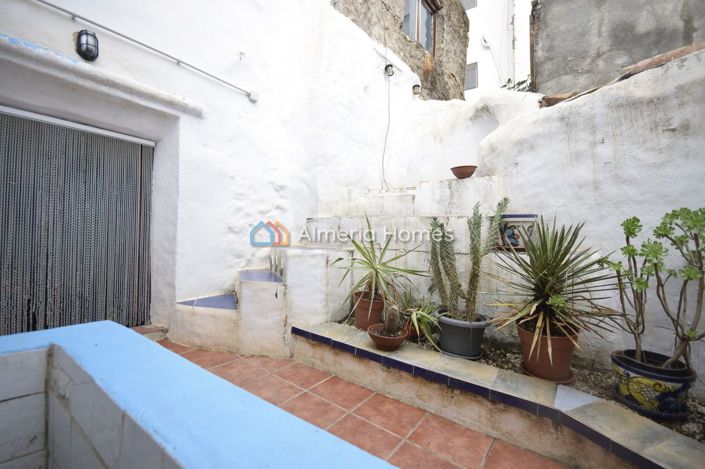 Image No.10-4 Bed Townhouse for sale