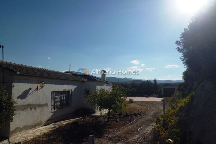 Image No.12-3 Bed Country House for sale