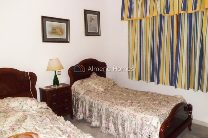 Image No.8-3 Bed Country House for sale