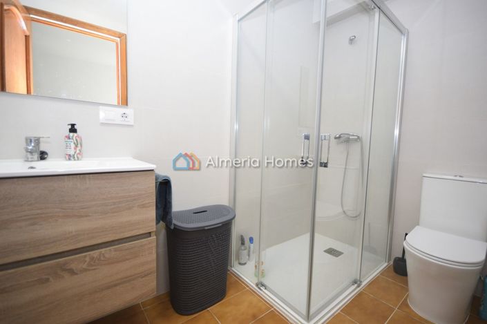 Image No.18-3 Bed Apartment for sale