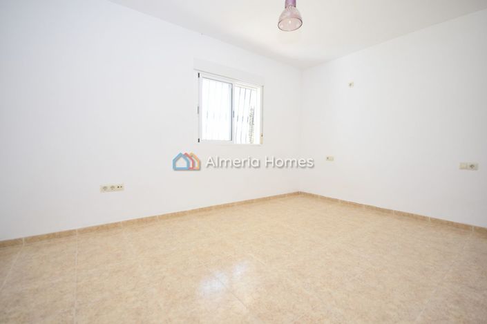 Image No.15-4 Bed Villa for sale