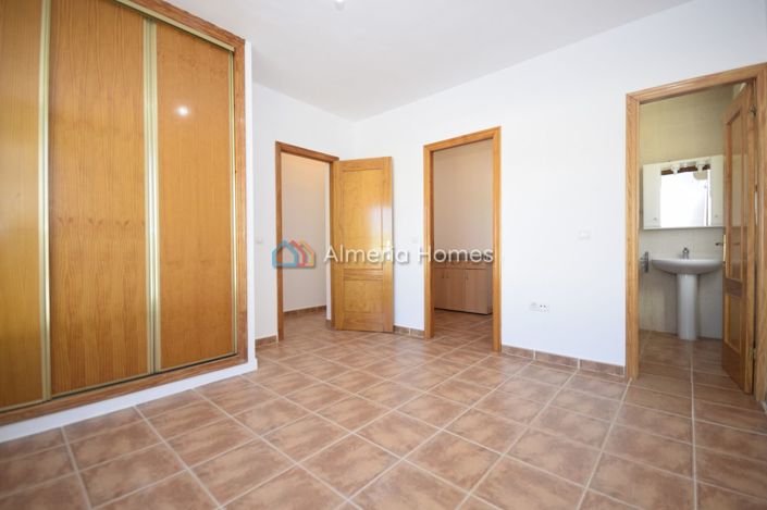 Image No.18-3 Bed Villa for sale