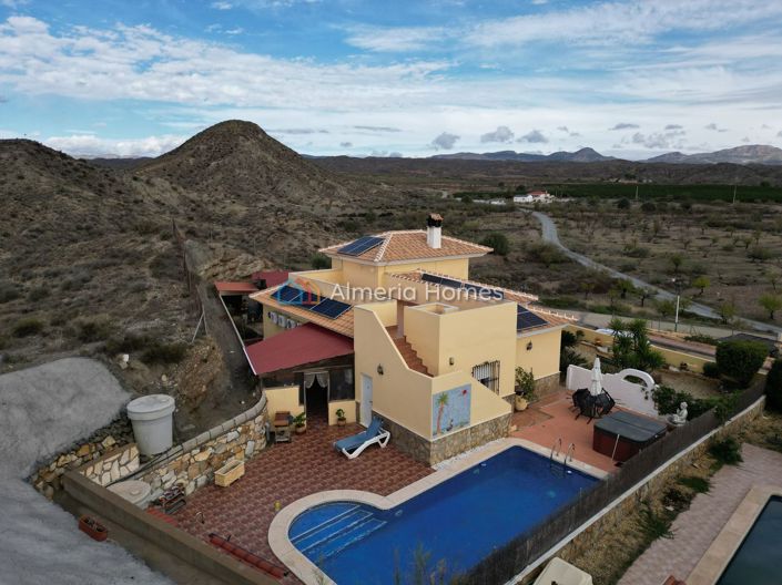 Image No.3-3 Bed Villa for sale