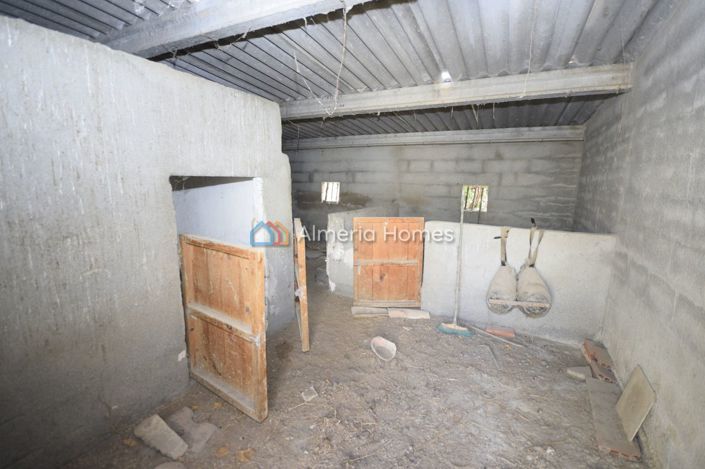 Image No.18-3 Bed Country House for sale