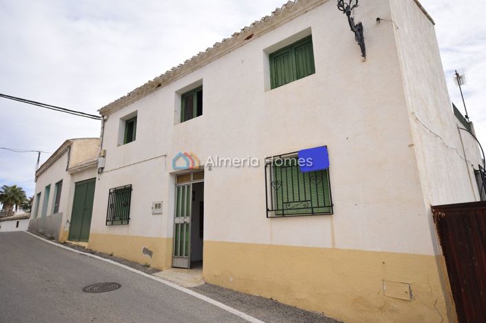 Image No.3-3 Bed Townhouse for sale