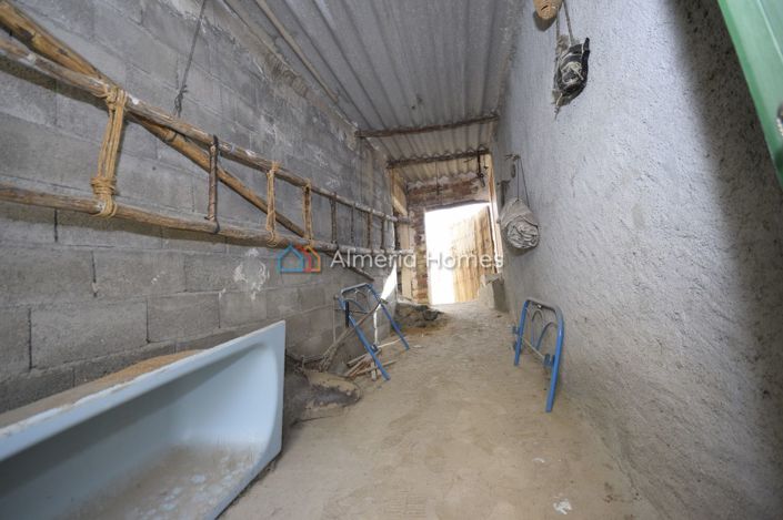 Image No.24-3 Bed Townhouse for sale
