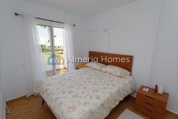 Image No.12-4 Bed Townhouse for sale