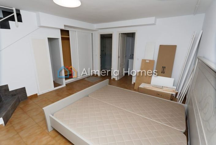 Image No.16-4 Bed Townhouse for sale