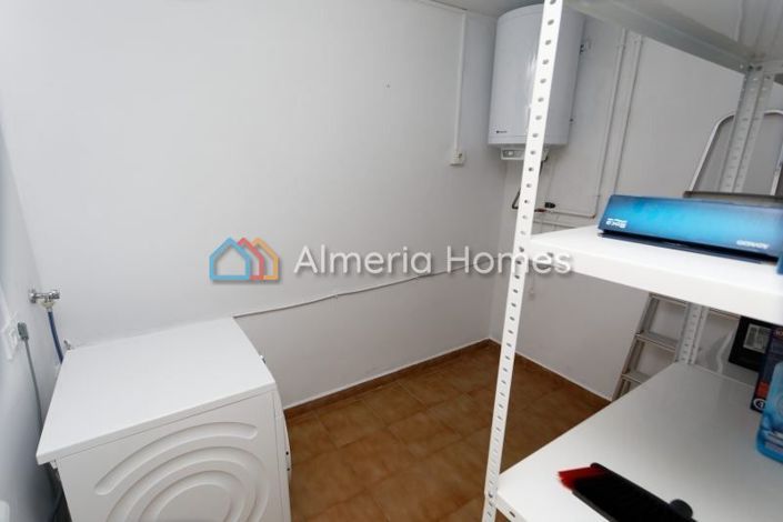 Image No.18-4 Bed Townhouse for sale