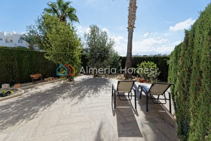 Image No.20-4 Bed Townhouse for sale