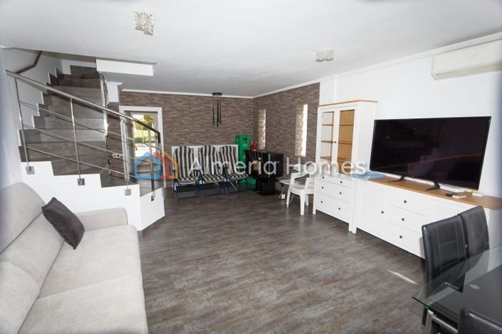 Image No.3-4 Bed Townhouse for sale