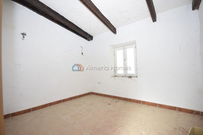 Image No.12-3 Bed Townhouse for sale