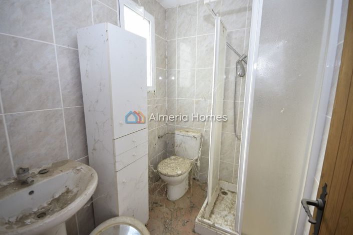 Image No.13-3 Bed Townhouse for sale