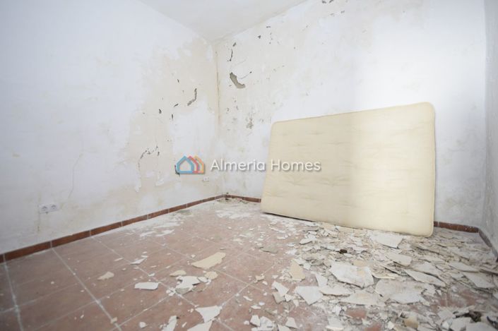 Image No.10-3 Bed Townhouse for sale