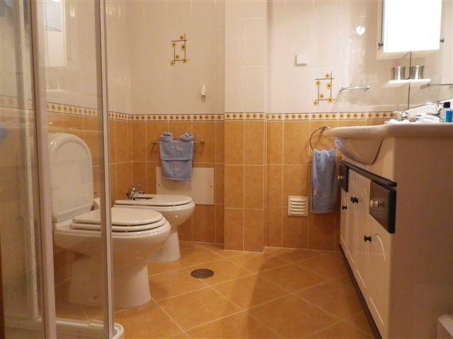 Image No.19-4 Bed House for sale