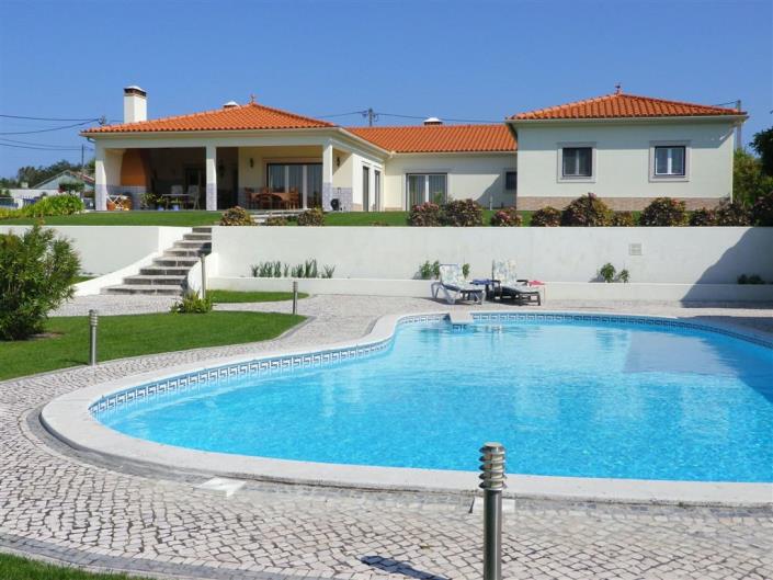 Image No.1-4 Bed House for sale