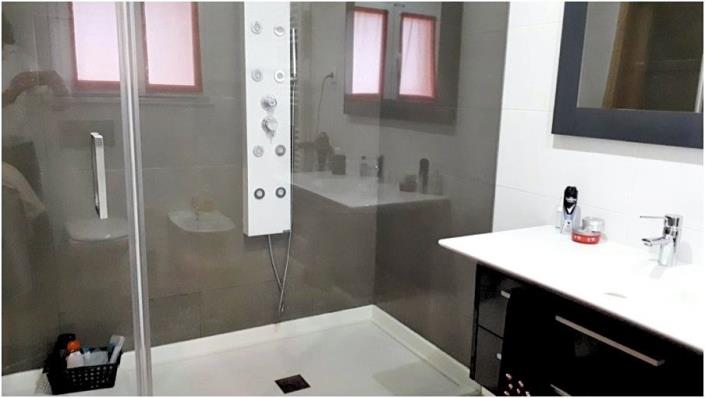 Image No.7-4 Bed House for sale