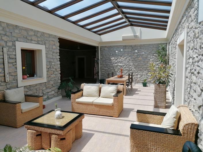 Image No.1-4 Bed House/Villa for sale