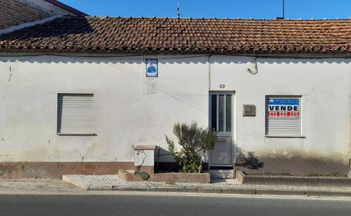 Image No.1-2 Bed House for sale