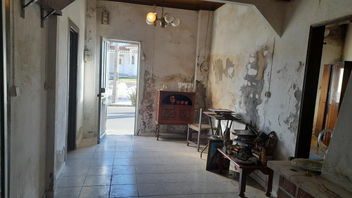 Image No.5-2 Bed House for sale