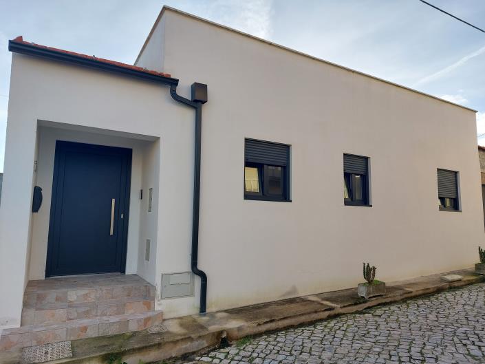 Image No.1-7 Bed House for sale