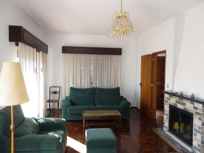 Image No.8-5 Bed Property for sale