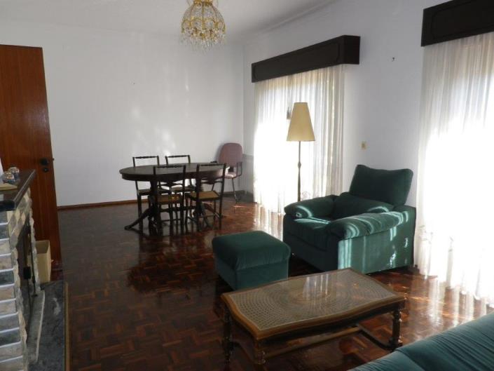 Image No.10-5 Bed Property for sale