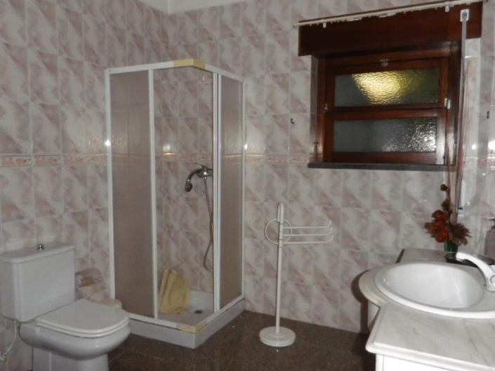 Image No.28-5 Bed Property for sale