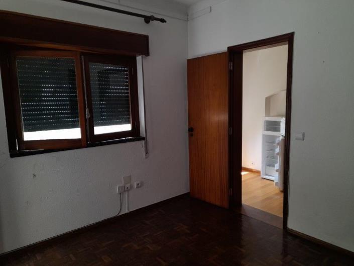 Image No.36-5 Bed Property for sale