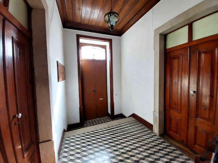 Image No.5-3 Bed Flat for sale