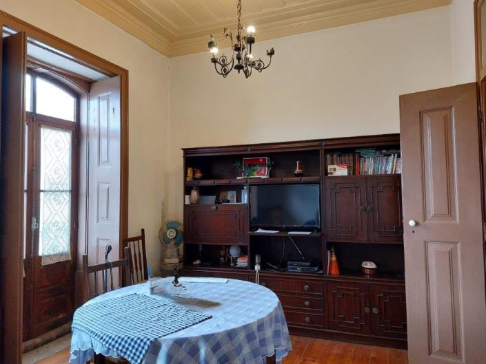 Image No.12-3 Bed Flat for sale