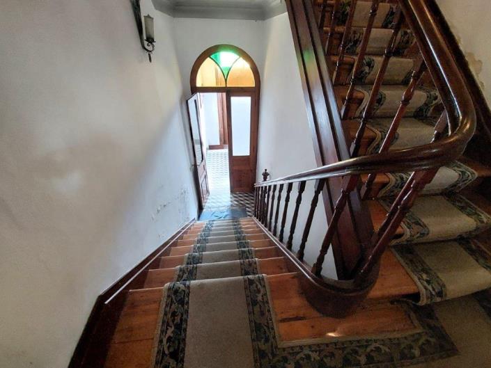 Image No.28-3 Bed Flat for sale