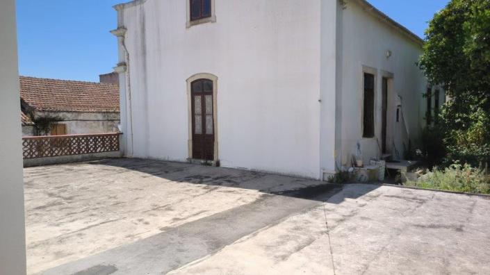 Image No.29-3 Bed Flat for sale