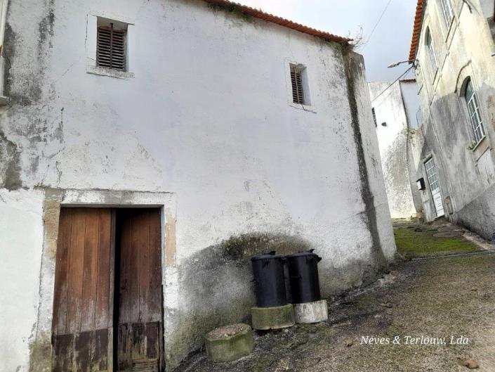 Image No.38-3 Bed Flat for sale