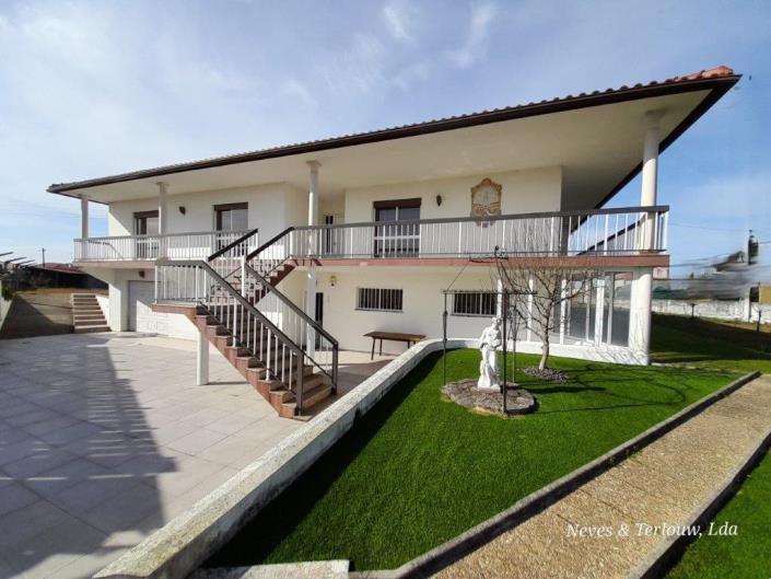 Image No.1-4 Bed House/Villa for sale