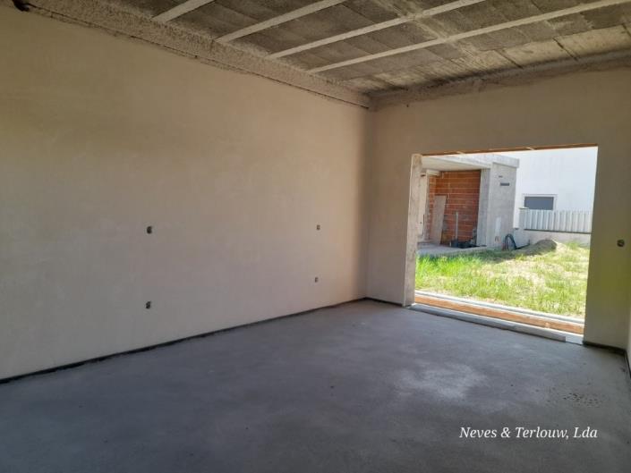 Image No.15-3 Bed House for sale