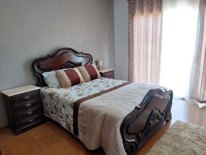 Image No.13-5 Bed Villa / Detached for sale