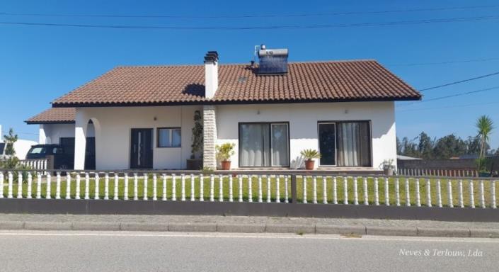 Image No.42-5 Bed Villa / Detached for sale