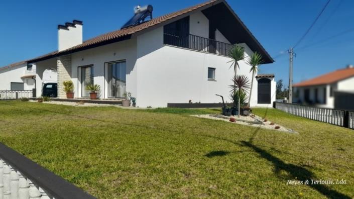 Image No.44-5 Bed Villa / Detached for sale