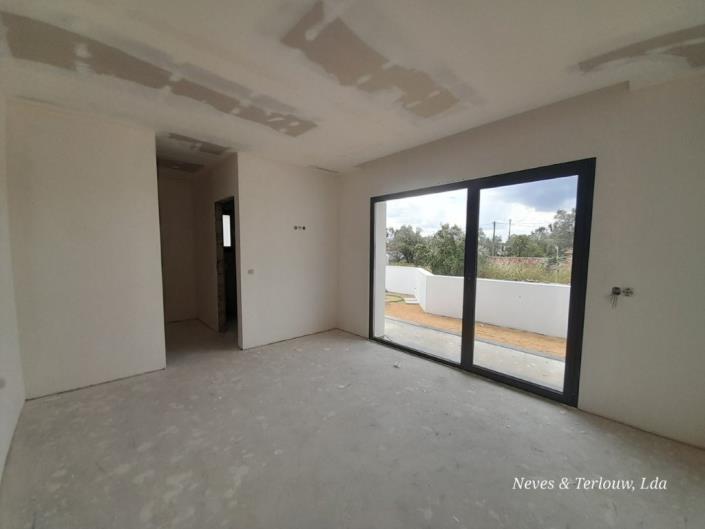 Image No.13-3 Bed House for sale