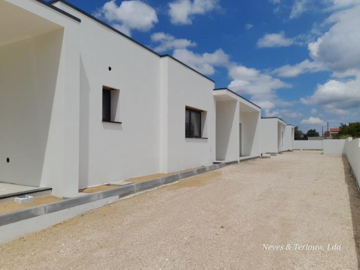 Image No.24-3 Bed House for sale